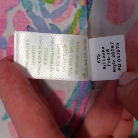 🔴SOLD🔴🦒VERY HTF Lilly Pulitzer🦒 - Sarasota Tunic Top - Picture 10 of 13